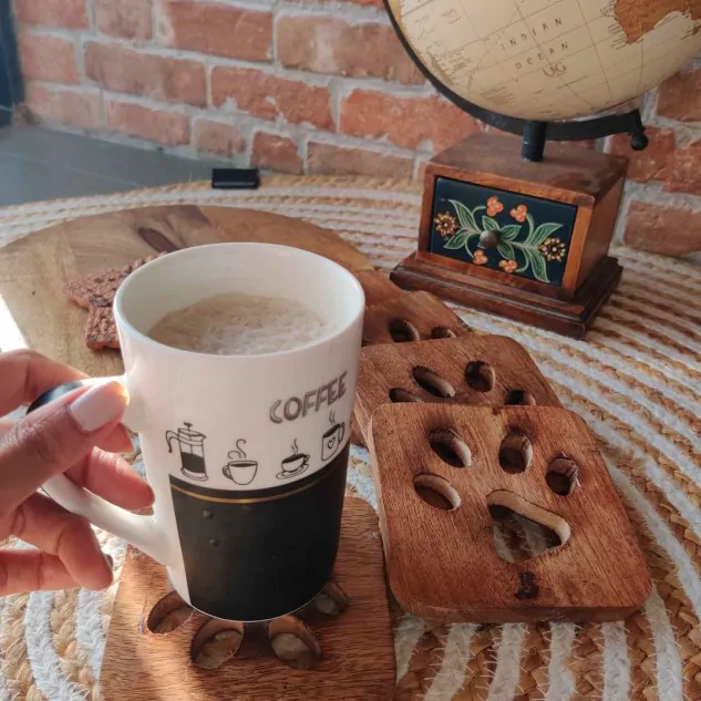 Paw Coaster - Pack of 4, Made from Recycled Mango Wood